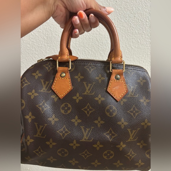 Louis Vuitton Monogram Speedy 25 - Picture 13 of 14